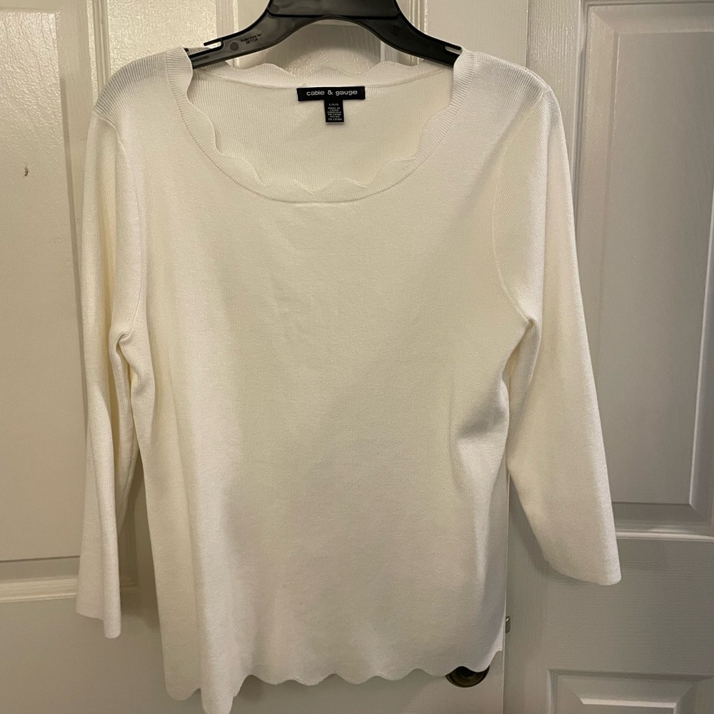 Cable & Gauge white sweater , like new - size L